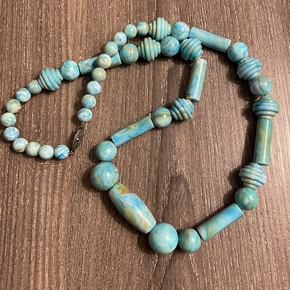 Vintage Art Deco Marbled Plastic Beaded Necklace - Picture 7 of 8